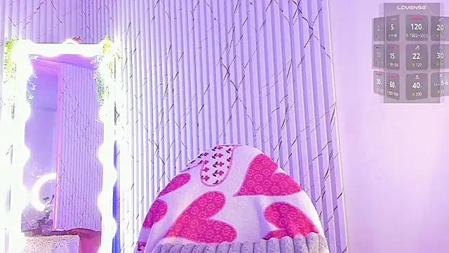 Naomy tay1 online show from March 21, 2026, 8:19 am