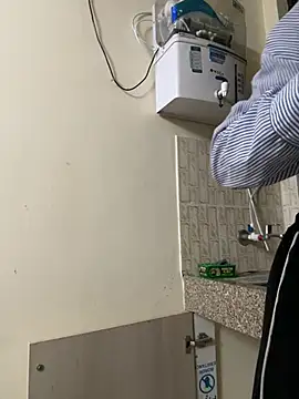 Snapshot of modelnishu chatting on March 19, 2026, 2:10 pm modelnishu online show from March 19, 2026, 2:10 pm