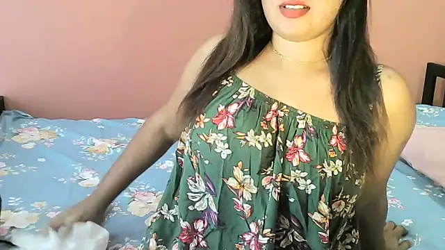 LoveTrainX online show from May 3, 2026, 5:13 am