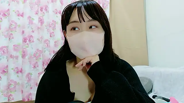 Snapshot of RenaFcup chatting on February 18, 2026, 12:34 pm RenaFcup online show from February 18, 2026, 12:34 pm