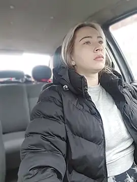 Snapshot of Reina_Cummings chatting on March 19, 2026, 6:17 am Reina Cummings online show from March 19, 2026, 6:17 am