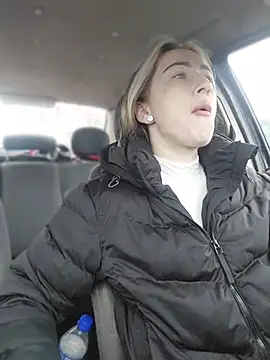 Snapshot of Reina_Cummings chatting on March 22, 2026, 5:55 am Reina Cummings online show from March 22, 2026, 5:55 am