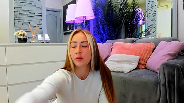 Reina Cummings online show from April 30, 2026, 6:31 am