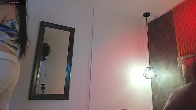 Snapshot of luna_killari chatting on October 1, 2025, 11:38 am luna killari online show from October 1, 2025, 11:38 am