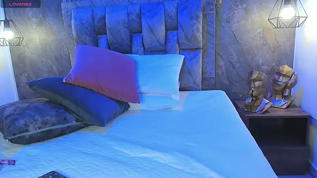 Snapshot of luna_killari chatting on October 15, 2025, 11:43 am luna killari online show from October 15, 2025, 11:43 am