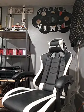 SueNixon online show from October 21, 2025, 12:22 am