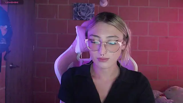 Snapshot of Andrea_camilaaa chatting on April 9, 2026, 7:41 pm Andrea camilaaa online show from April 9, 2026, 7:41 pm