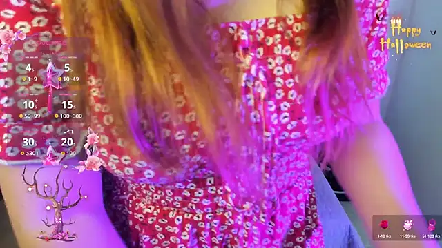 LucyPetit online show from October 9, 2025, 1:31 pm