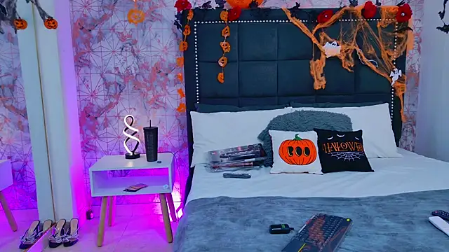 Angelique Angell online show from October 23, 2025, 7:56 pm