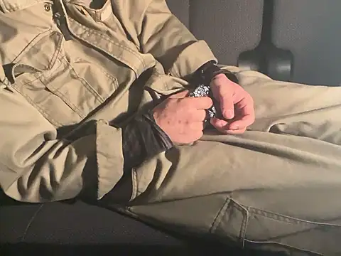 CAMEL1913 online show from November 14, 2025, 5:11 pm