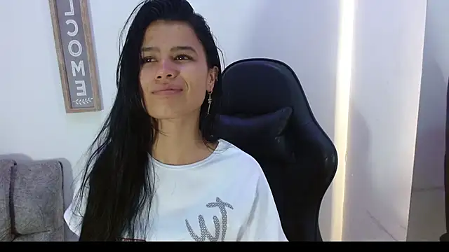 Snapshot of luna_starr69 chatting on September 25, 2025, 6:33 pm luna starr69 online show from September 25, 2025, 6:33 pm