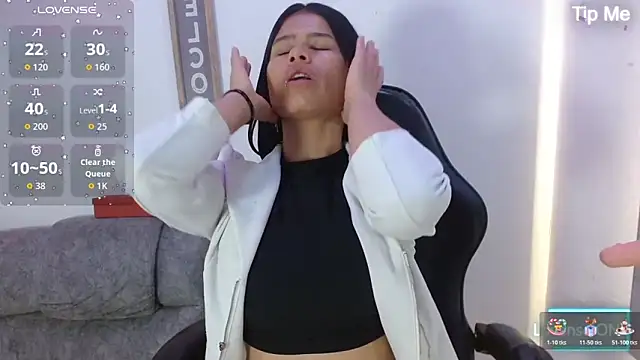 luna starr69 online show from January 17, 2026, 12:54 pm