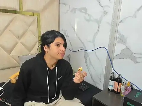 Snapshot of Allisonts69 chatting on September 24, 2025, 3:21 am Allisonts69 online show from September 24, 2025, 3:21 am