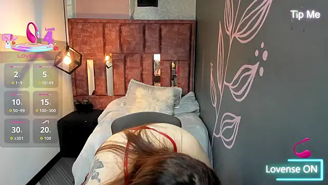 Isa Thompson   online show from September 24, 2025, 11:57 am