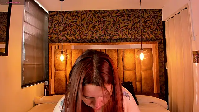 Isa Thompson   online show from October 27, 2025, 12:09 pm