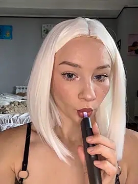 JennaOluretn online show from September 29, 2025, 11:15 am