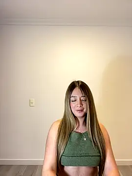 Snapshot of Zara_Ross chatting on September 16, 2025, 3:57 pm Zara Ross online show from September 16, 2025, 3:57 pm