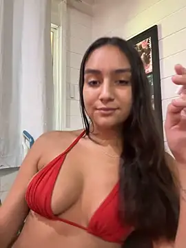 Snapshot of hannahhotwife chatting on April 10, 2026, 4:55 pm hannahhotwife online show from April 10, 2026, 4:55 pm