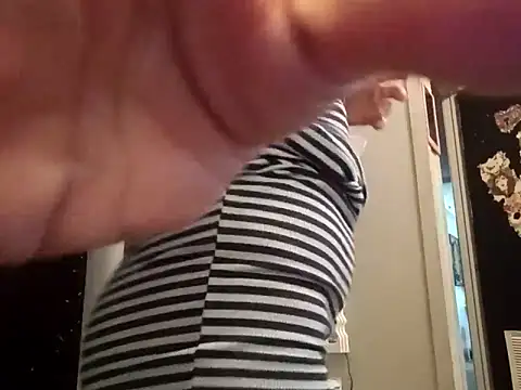 SweetCakes88 online show from September 15, 2025, 6:19 pm