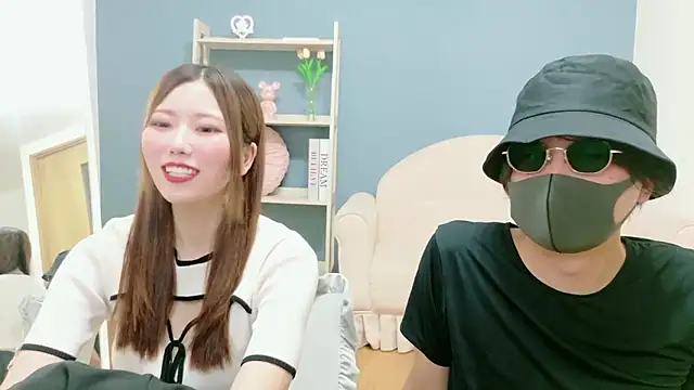 Snapshot of Reto-sama chatting on September 15, 2025, 4:07 pm Reto-sama online show from September 15, 2025, 4:07 pm