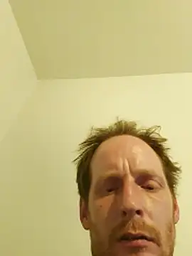 Lavoieya online show from November 30, 2025, 8:51 am