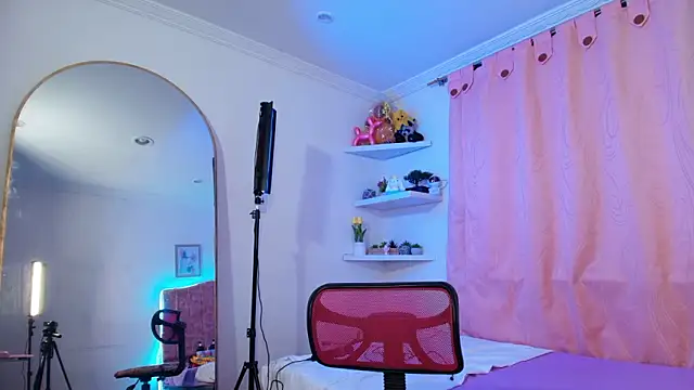 evansweett7 online show from February 5, 2026, 12:26 am