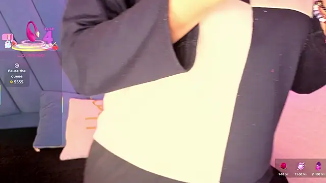 angel  red  online show from September 30, 2025, 3:11 am