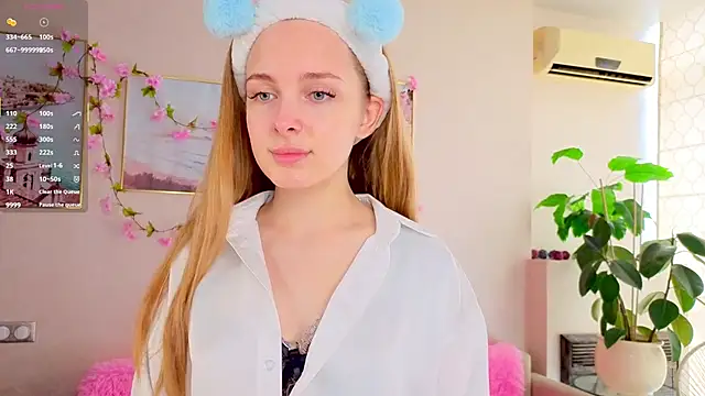 Snapshot of CindyGreen chatting on September 9, 2025, 6:35 am CindyGreen online show from September 9, 2025, 6:35 am