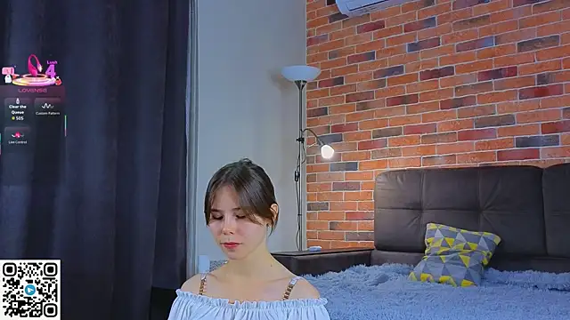 Snapshot of EmiliDen chatting on October 4, 2025, 7:23 pm EmiliDen online show from October 4, 2025, 7:23 pm