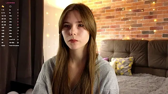 Snapshot of EmiliDen chatting on October 8, 2025, 6:16 pm EmiliDen online show from October 8, 2025, 6:16 pm