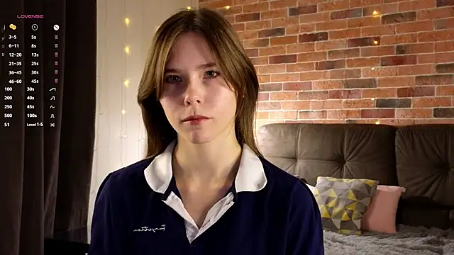 Snapshot of EmiliDen chatting on October 13, 2025, 5:13 pm EmiliDen online show from October 13, 2025, 5:13 pm