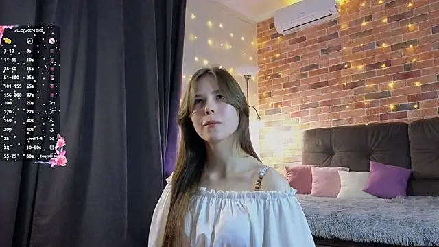 Snapshot of EmiliDen chatting on October 29, 2025, 6:31 pm EmiliDen online show from October 29, 2025, 6:31 pm