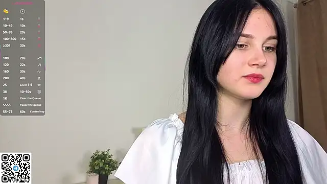 Snapshot of EnricaElis chatting on October 13, 2025, 8:09 pm EnricaElis online show from October 13, 2025, 8:09 pm