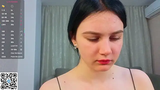 EnricaElis online show from April 28, 2026, 8:36 pm
