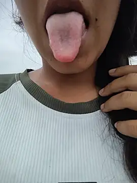 HOTSEXY KAVYA online show from August 5, 2026, 3:31 am