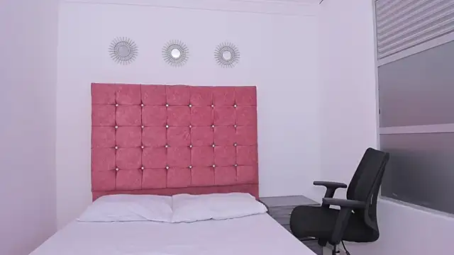 Snapshot of mishell_lovely chatting on March 25, 2026, 12:33 pm mishell lovely online show from March 25, 2026, 12:33 pm