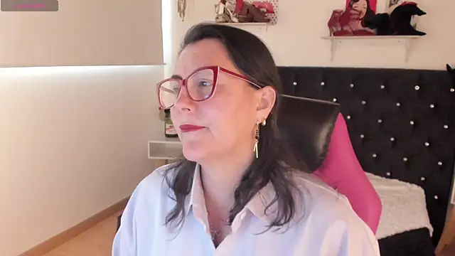 D Martii online show from October 6, 2025, 7:33 pm