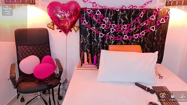 Snapshot of evvaa_moon69 chatting on February 12, 2026, 12:33 pm evvaa moon69 online show from February 12, 2026, 12:33 pm