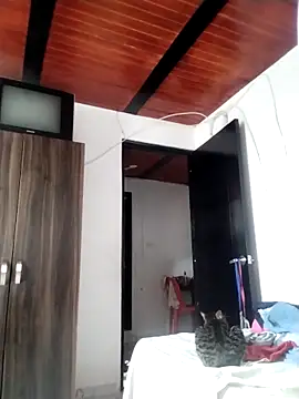 Snapshot of Katyuskka_love chatting on October 29, 2025, 2:19 pm Katyuskka love online show from October 29, 2025, 2:19 pm