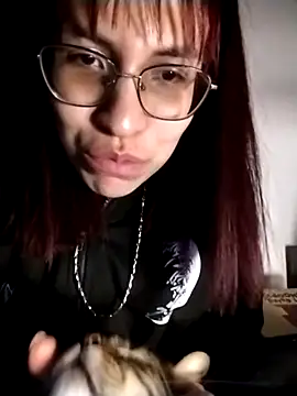 Snapshot of Katyuskka_love chatting on November 5, 2025, 4:56 am Katyuskka love online show from November 5, 2025, 4:56 am