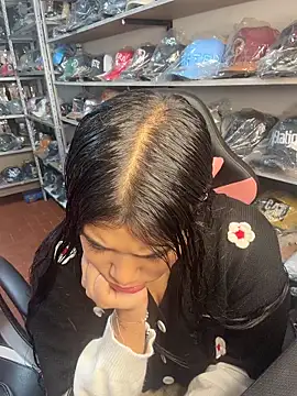 GiaDuque online show from February 28, 2026, 9:32 am