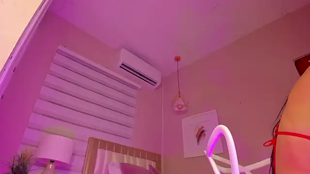  paula x online show from September 20, 2025, 11:33 am