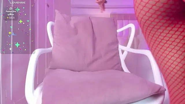  paula x online show from October 25, 2025, 1:07 pm