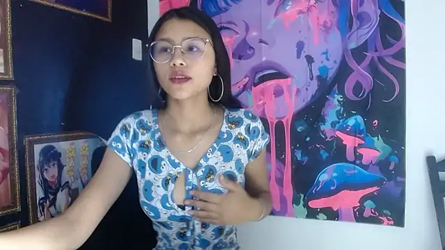 Snapshot of SofieLove_01 chatting on October 5, 2025, 7:50 am SofieLove 01 online show from October 5, 2025, 7:50 am