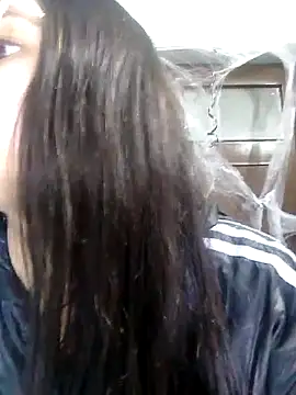 Snapshot of SofieLove_01 chatting on November 2, 2025, 7:11 am SofieLove 01 online show from November 2, 2025, 7:11 am