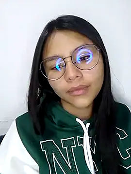 Snapshot of SofieLove_01 chatting on January 16, 2026, 8:29 am SofieLove 01 online show from January 16, 2026, 8:29 am