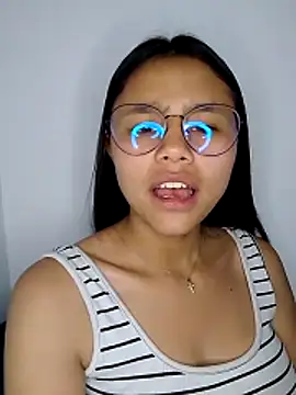 Snapshot of SofieLove_01 chatting on February 5, 2026, 7:57 am SofieLove 01 online show from February 5, 2026, 7:57 am