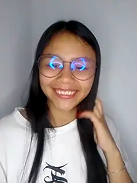 Snapshot of SofieLove_01 chatting on February 9, 2026, 8:07 am SofieLove 01 online show from February 9, 2026, 8:07 am