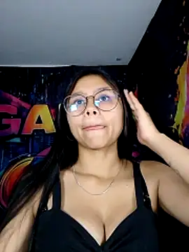 SofieLove 01 online show from May 3, 2026, 8:20 am