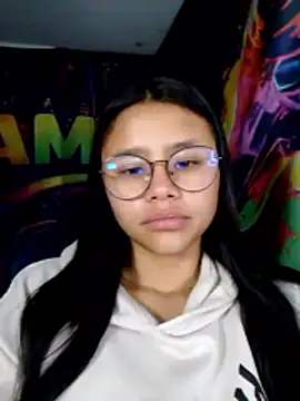 SofieLove 01 online show from May 7, 2026, 7:03 am